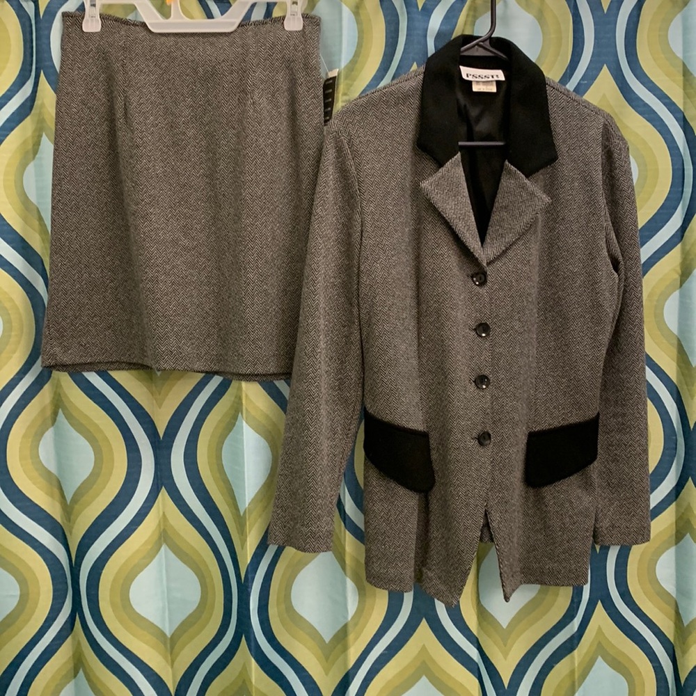 Pssst! Junior’s size medium 2 piece skirt and top, NWT, houndstooth design